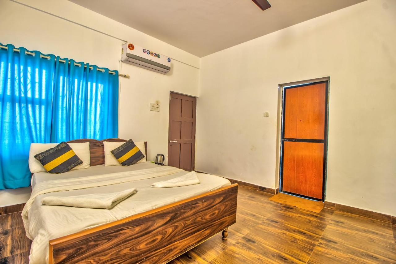 Stanleys Guest House Baga Exterior photo