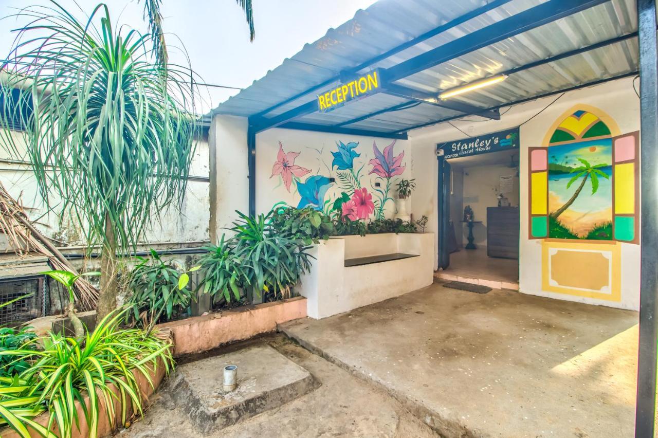Stanleys Guest House Baga Exterior photo